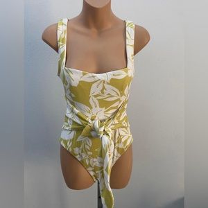 L Space swimsuit NWOT- size 6- Balboa One Piece- Havana Blooms